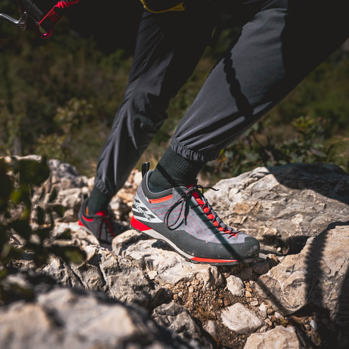 EL CAP - Grey/Red